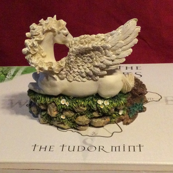 Small Pegasus - Picture 3 of 8